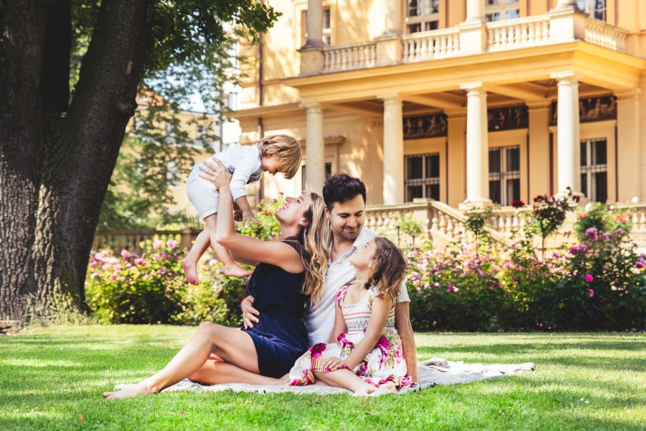 Vila Lanna Prague Luaran gambar