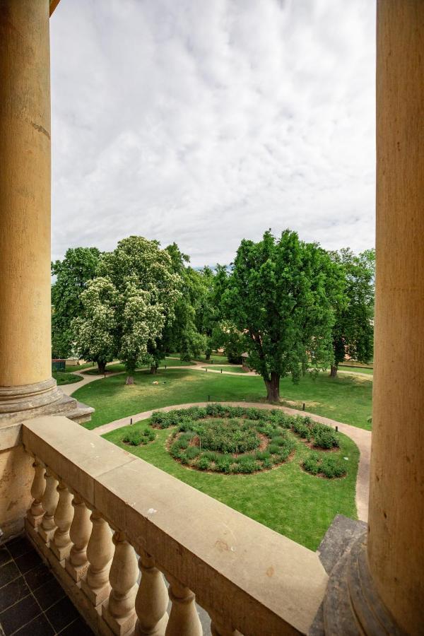 Vila Lanna Prague Luaran gambar