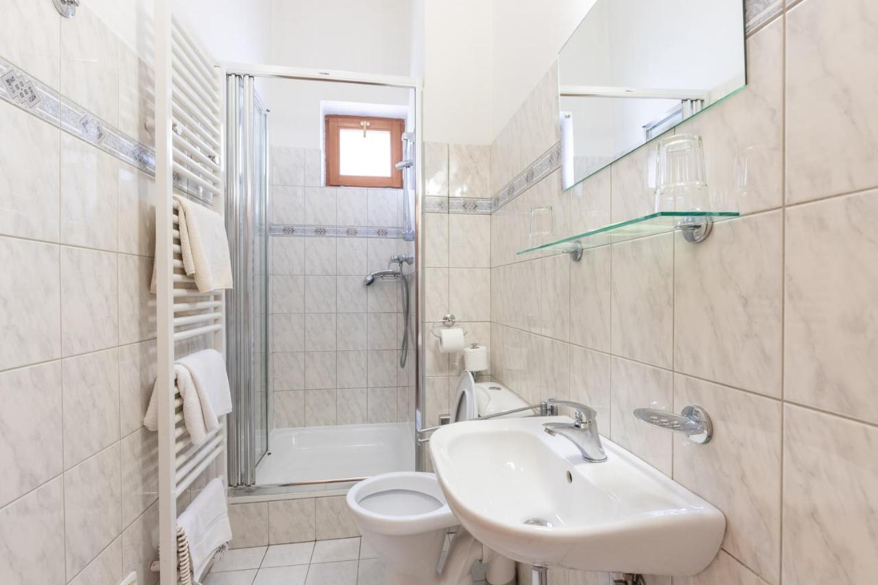 Vila Lanna Prague Luaran gambar
